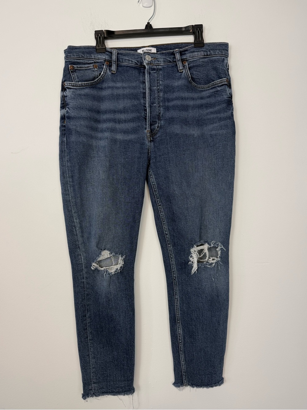 Re/Done 90’s High Rise Ankle Crop Distressed Knees Jeans. Size 32.